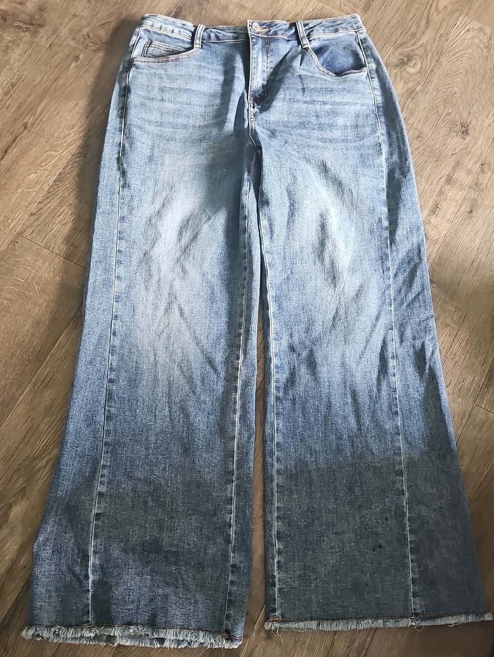 NWT flare Jeans Trendy Queen Size 14 High-Rise Wide Leg  Frayed Hem Women